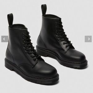 Dr.Marten 1460 MONO SMOOTH LEATHER LACE UP boot men  size 7